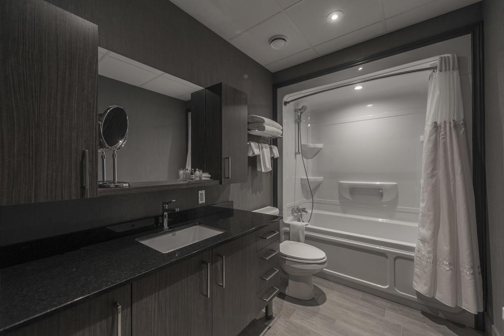 Hotel & Suites Le Dauphin Drummondville Exteriör bild